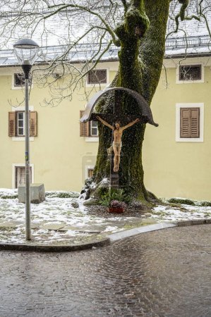 Foto de Adviento en Austria Nieve de Navidad en Villach. - Imagen libre de derechos