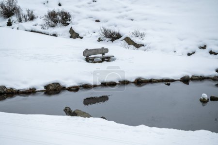 Téléchargez les photos : Paysage enneigé de la vallée de la Valle Aurina - en image libre de droit