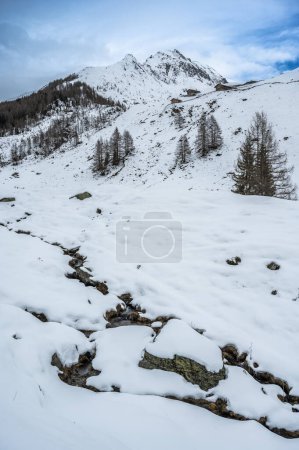 Foto de Paisaje nevado del valle del Aurina - Imagen libre de derechos