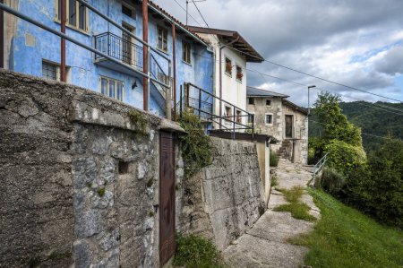 Foto de Encanto de la arquitectura popular y la naturaleza en los valles de Natisone. Cividale del Friuli - Imagen libre de derechos