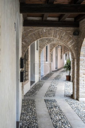 Téléchargez les photos : Architecture et art dans l'ancien village fortifié de Valvasone - en image libre de droit