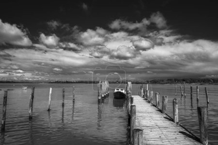 Téléchargez les photos : Beau lac Caorle en Italie - en image libre de droit
