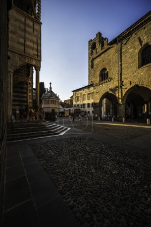 Foto de Hermosa arquitectura histórica en Bérgamo, Italia - Imagen libre de derechos