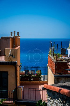 Téléchargez les photos : Belle architecture et côte maritime à Corniglia. Cinque Terre - en image libre de droit