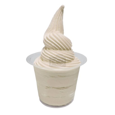 Téléchargez les photos : Savoureux yaourt glacé à la vanille dans une tasse en plastique transparent à emporter à blanc. Modèle d'emballage collection de maquettes isolé sur fond blanc avec chemin de coupe. Crème glacée blanche de service mou sundae. - en image libre de droit
