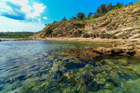 Plages de sable fin sur l'île de Rab Sahara Beach eau cristalline de la mer Adriatique à Croati