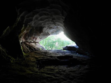 Téléchargez les photos : Intérieur de la grotte de Pellumbas, Albanie. Photo de haute qualité - en image libre de droit