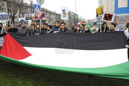 Foto de Reunión palestina cerca de la embajada de Estados Unidos protestando contra la decisión de Estados Unidos de reconocer a Jerusalén como capital de Israel. 15 de diciembre de 2017. Kiev, Ucrania - Imagen libre de derechos