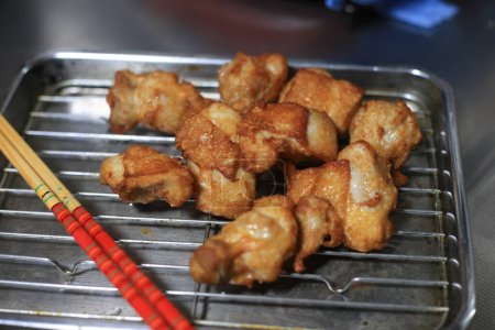 Téléchargez les photos : Comment faire du poulet frit - en image libre de droit