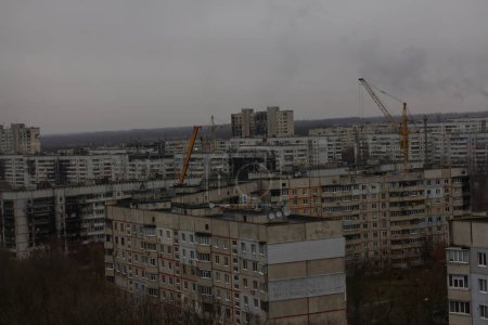 Téléchargez les photos : Détruit Saltovka du Nord par les troupes russes, Guerre 2022, Kharkiv, Ukraine - en image libre de droit