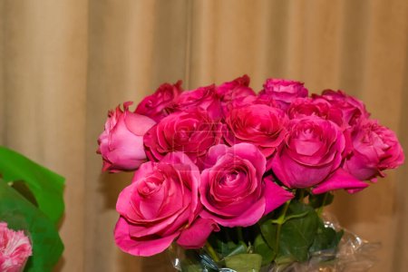 Großer Strauß rosa Rosen