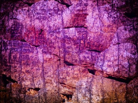 Téléchargez les photos : Gros plan de teinté violet Stone Texture pour fond - en image libre de droit
