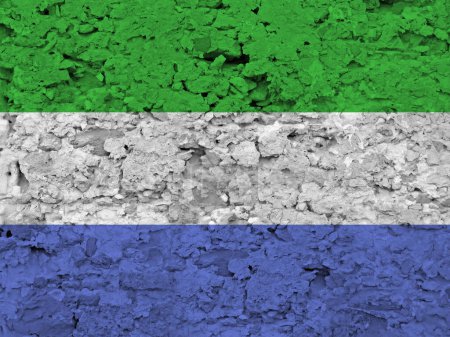 Foto de Bandera de Sierra Leona en textura de piedra rugosa rayada - Imagen libre de derechos