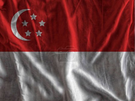 Téléchargez les photos : Drapeau de Singapour sur la surface ondulée du tissu - en image libre de droit
