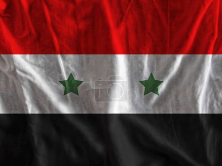 Téléchargez les photos : Drapeau de Syrie sur la surface ondulée du tissu - en image libre de droit