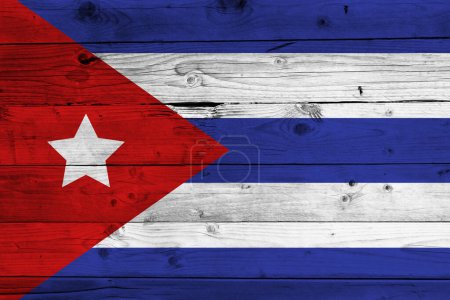 Téléchargez les photos : Drapeau de Cuba sur fond en bois grunge - en image libre de droit