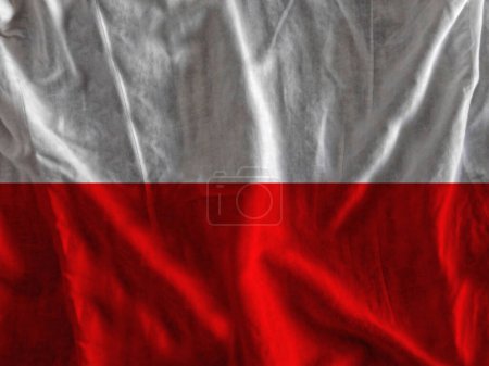 Téléchargez les photos : Drapeau Polonia sur la surface ondulée du tissu - en image libre de droit