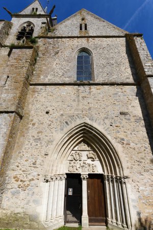 Die Stiftskirche Notre-Dame de l Assomption in Crecy-la-Chapelle ist ein gotisches Juwel von Brie, das seinen 800. Geburtstag feierte.