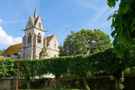 La colegiata de Notre-Dame de l Assomption en Crecy-la-Chapelle es una joya gótica de Brie que celebró su 800 aniversario.
