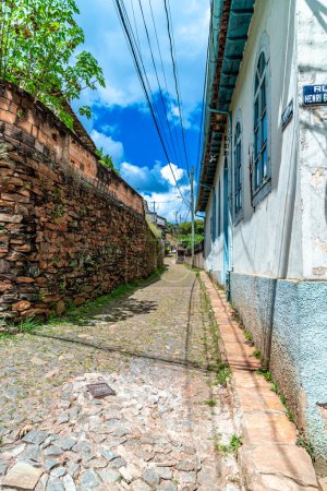 Téléchargez les photos : Rue d'Ouro Preto, ville brésilienne. Patrimoine mondial de l'UNESCO. - en image libre de droit