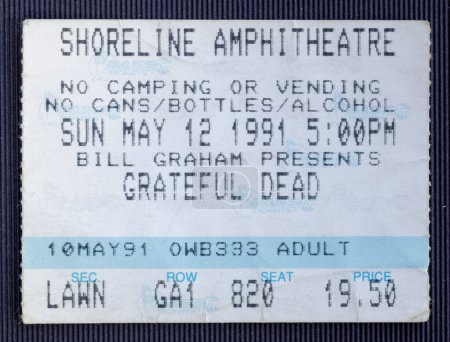 Foto de Mountain View, California - 12 de mayo de 1991 - Old used ticket for the concert of the Grateful Dead at Shoreline Amphitheatre - Imagen libre de derechos