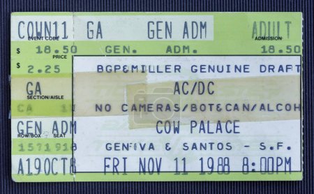 Foto de Daly City, California - 11 de noviembre de 1988 - Entrada usada para el concierto de AC-DC en el Cow Palace - Imagen libre de derechos