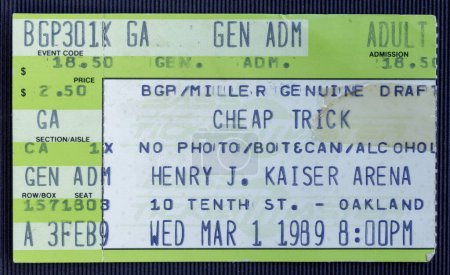 Foto de Oakland, California - 1 de marzo de 1989 - vieja entrada usada para el concierto Cheap Trick en el Kaiser Arena - Imagen libre de derechos