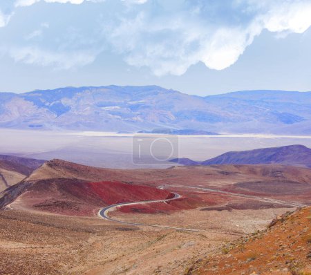 Téléchargez les photos : Vue sur le canyon Rainbow et la vallée de Panamint via Father Crowley Vista Point. Death Valley National Park, Californie et Nevada, États-Unis. - en image libre de droit