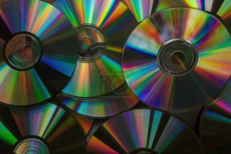 Compact Discs reflektieren buntes Lichtspektrum
