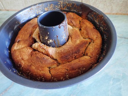 Téléchargez les photos : Tchèque gâteau rond au babovka sucré typique - en image libre de droit