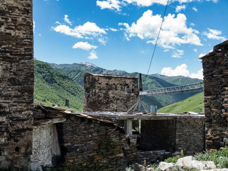 Téléchargez les photos : Village historique de ushguli dans la géorgie Svaneti supérieur - en image libre de droit