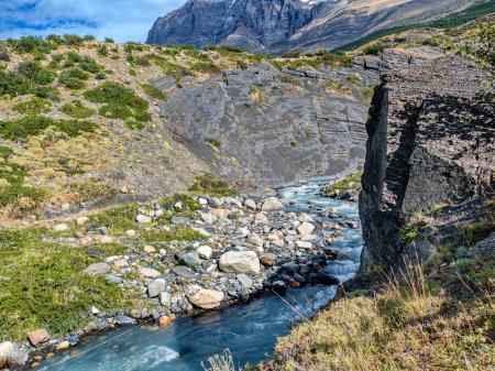 Stromschnellen auf einem Fluss in Patagonien Südamerika