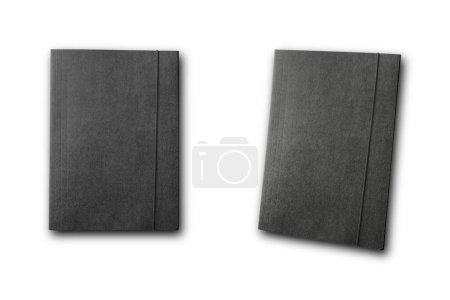 Téléchargez les photos : A4 dossiers noirs avec élastique pour conserver les documents. Rendement 3D. Mockup isolé sur fond blanc. - en image libre de droit