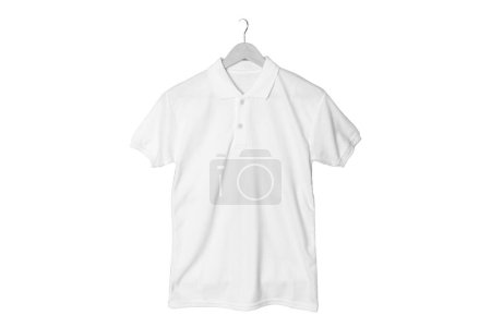 Foto de Polos blancos en blanco sobre una maqueta de percha aislada sobre un fondo blanco. renderizado 3d. - Imagen libre de derechos