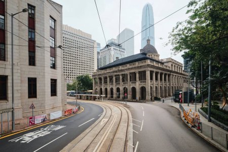 Téléchargez les photos : Hong Kong, Chine - 10 avril 2023 : Vue de l'ancien bâtiment de la Cour d'appel de dernier ressort sur Queensway Road - en image libre de droit