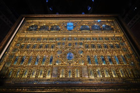 Foto de Venecia, Italia - 9 de noviembre de 2023: Pala D 'oro de Oro en la Basílica de San Marcos desde Constantinopla, Bizantina en el siglo XII - Imagen libre de derechos