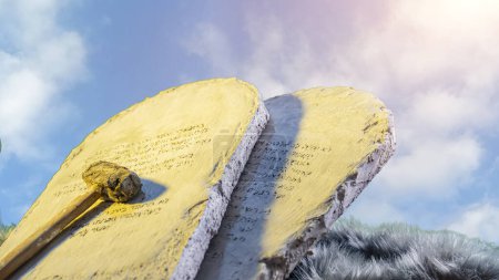 Téléchargez les photos : Les tablettes avec les Dix Commandements de la Bible - en image libre de droit