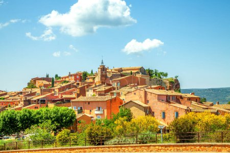 Téléchargez les photos : Ville historique de Roussillon, France - en image libre de droit