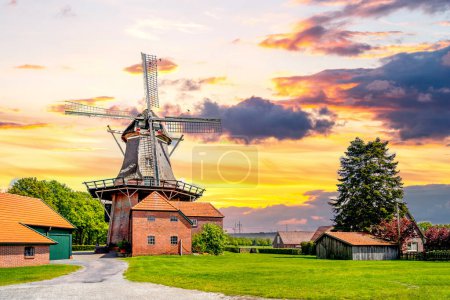 Téléchargez les photos : Windmill Endewecht, Lower Saxony, Germany - en image libre de droit