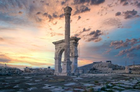 Sagalassos ist die bedeutendste antike Stadt der römischen Kaiserzeit. Monumentaler Brunnen, Agora-Gebäude - Gymnasium ist die älteste bekannte monumentale Struktur von Sagalassos. Burdur Türkisch.