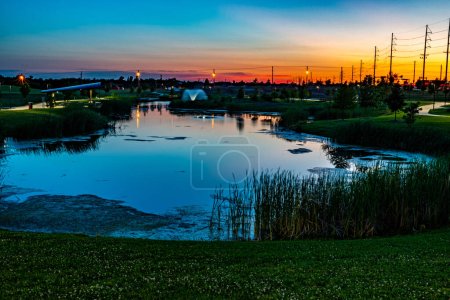 Sonnenuntergang über dem Mercy Park in Joplin, Missouri