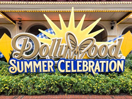 Photo for PIGEON FORGE, TN, USA - AUGUST 1, 2022: The entrance to Dollywood with the amusement park logo. Dollywood is Dolly Parton's famous amusement park located in the Smoky Mountains. - Royalty Free Image