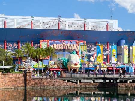 Téléchargez les photos : Orlando, FL, États-Unis - 10 septembre 2023 : Krustyland est situé à Springfield, la partie thématique des Simpsons des studios Universal en Floride. - en image libre de droit