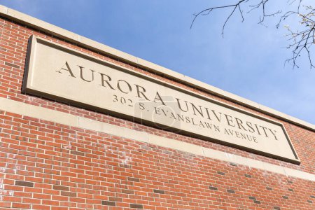 Foto de Aurora, IL, Estados Unidos - 9 de abril de 2024: Aurora University es una universidad privada ubicada en los suburbios de Chicago y establecida en 1893.. - Imagen libre de derechos