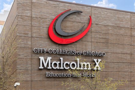 Téléchargez les photos : Chicago, IL, États-Unis - 25 avril 2024 : Malcolm X College, l'un des City Colleges of Chicago, est situé dans le Proche-Ouest par le Illinois Medical District. - en image libre de droit
