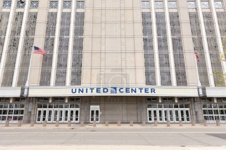 Photo for Chicago, IL, USA - April 25, 2024: The United Center, opened in 1994, is the largest indoor entertainment venue in Chicago and home to the Chicago Blackhawks and Bulls. - Royalty Free Image