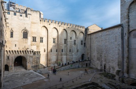 Foto de Avignon, Vaucluse, France, 12 29 2022 - Medieval inner court of the Palace of the Popes - Imagen libre de derechos