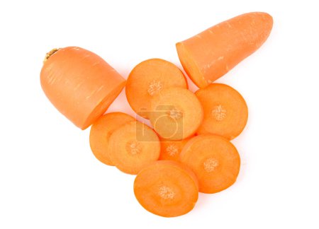 rebanada zanahoria aislada sobre fondo blanco. vista superior
