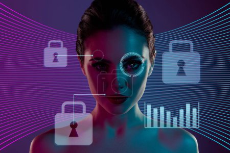 Téléchargez les photos : Collage futuriste créatif de look féminin autorisé par reconnaissance biométrique du visage avec effets hologrammes. - en image libre de droit