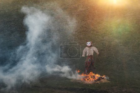 brennendes Bildnis bei der traditionellen Masleniza-Feier